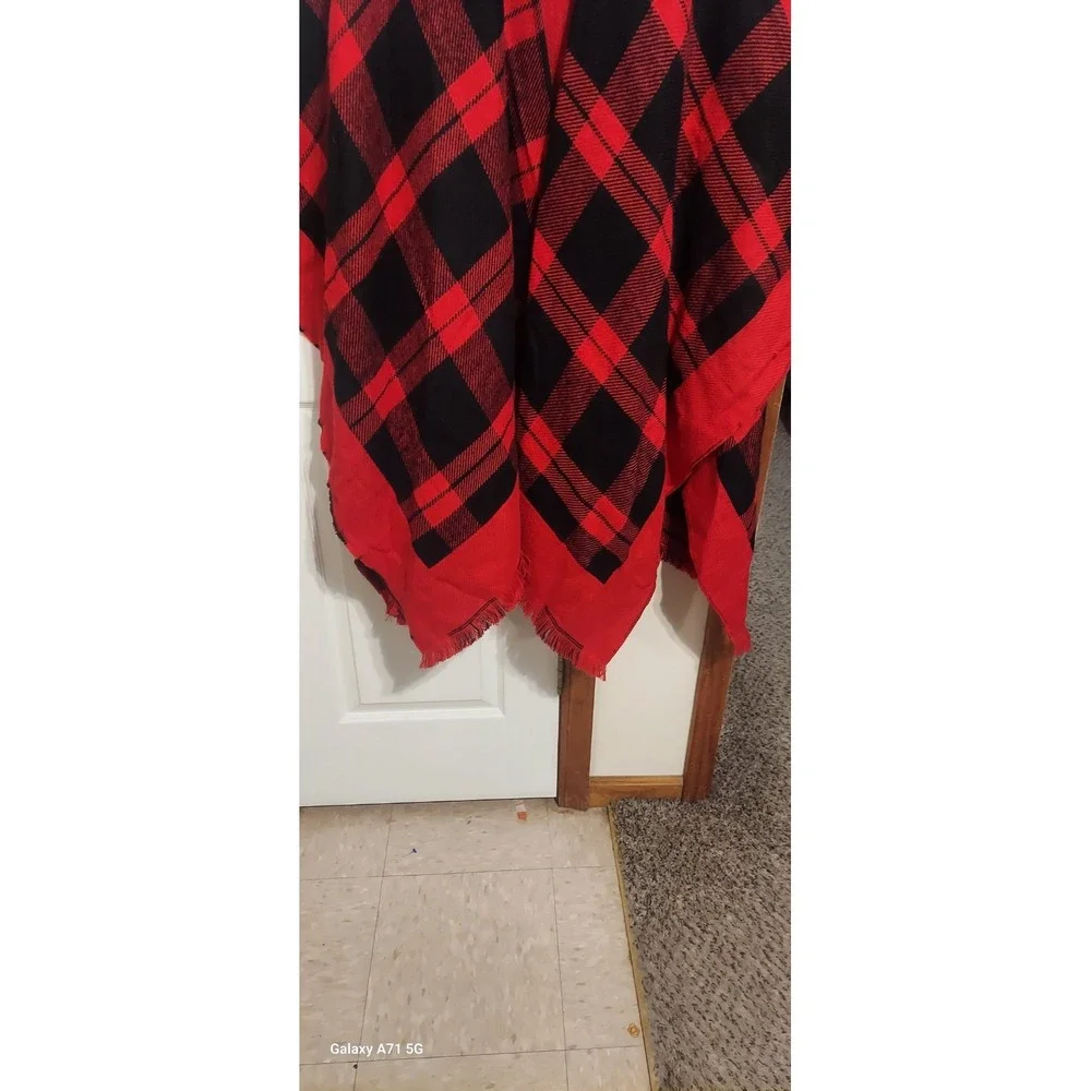 Duluth Red Black‎ Poncho Shawl Christmas Winter One Size Wrap